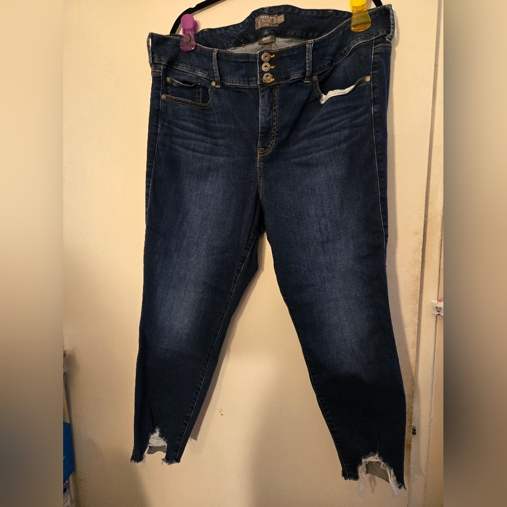 Torrid 3 Button High-Rise Super Soft Jegging 24R (d)